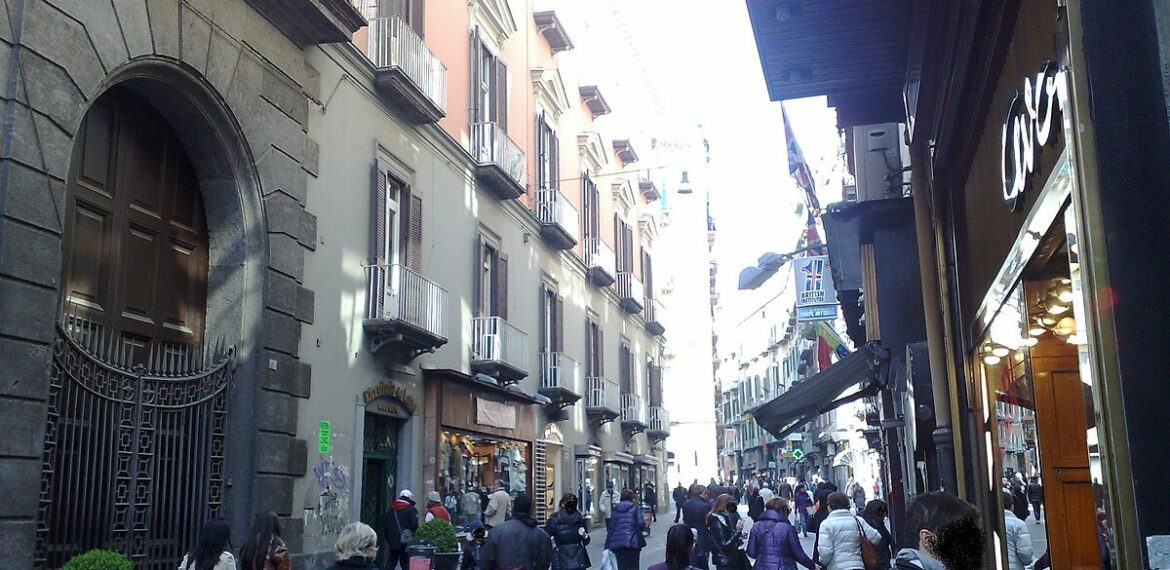 Via Chiaia