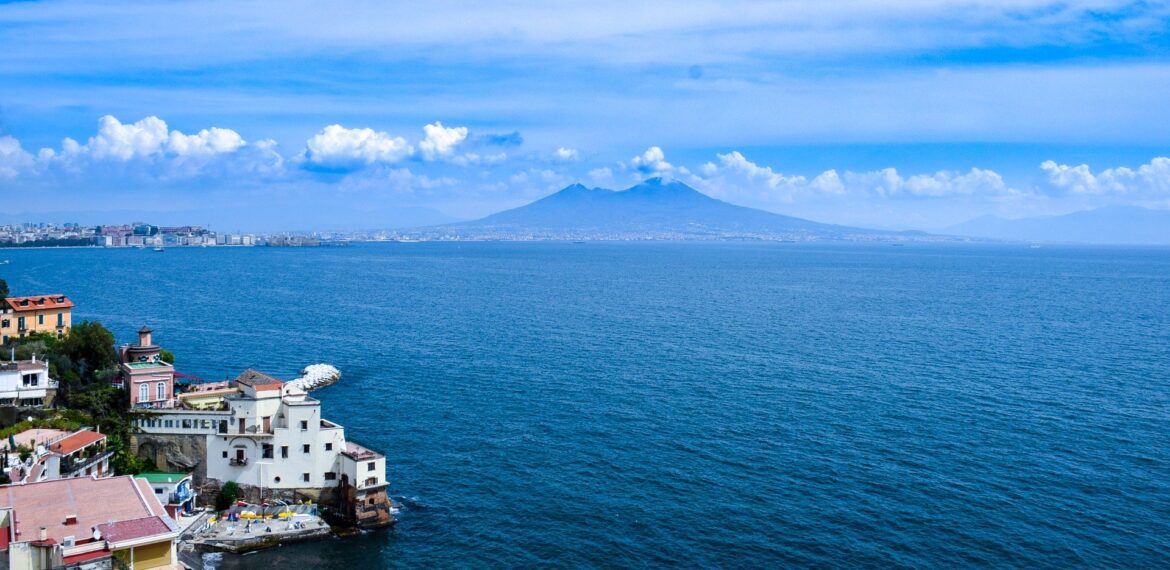 Mappe della memoria – 1. Area flegrea e isole: tra mito greco, fuochi sotterranei e rotte mediterranee