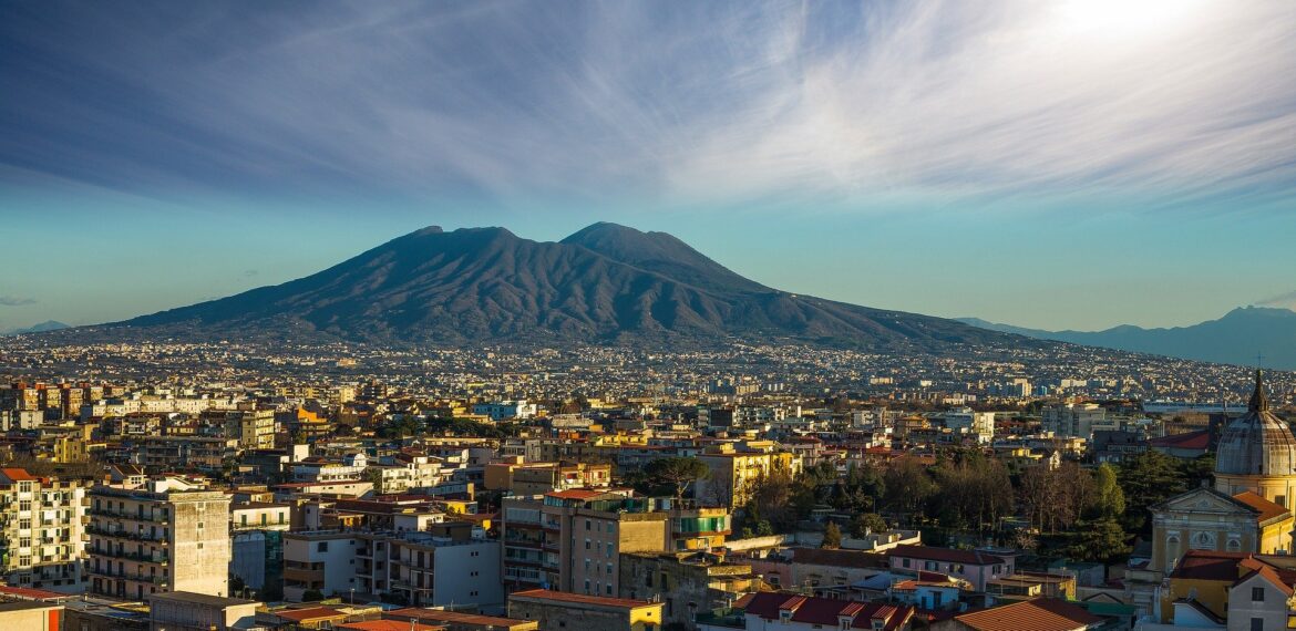 Le grandi eruzioni del Vesuvio: la potenza che ha forgiato Napoli