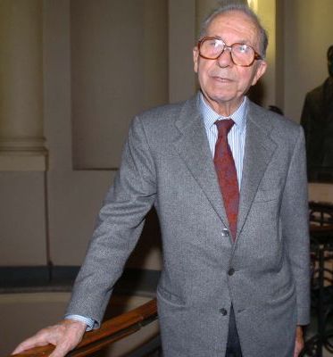 Antonio Ghirelli: una vita in prima linea tra giornalismo, politica e passione civile