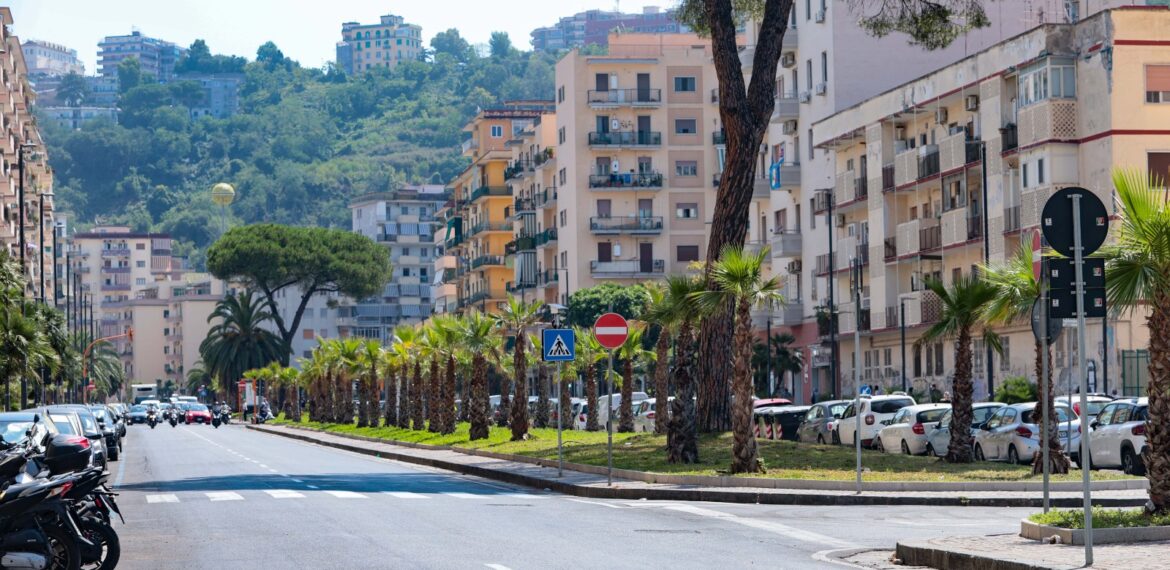Viale Augusto, un viaggio nel tempo: dal sogno fascista al boulevard di Fuorigrotta